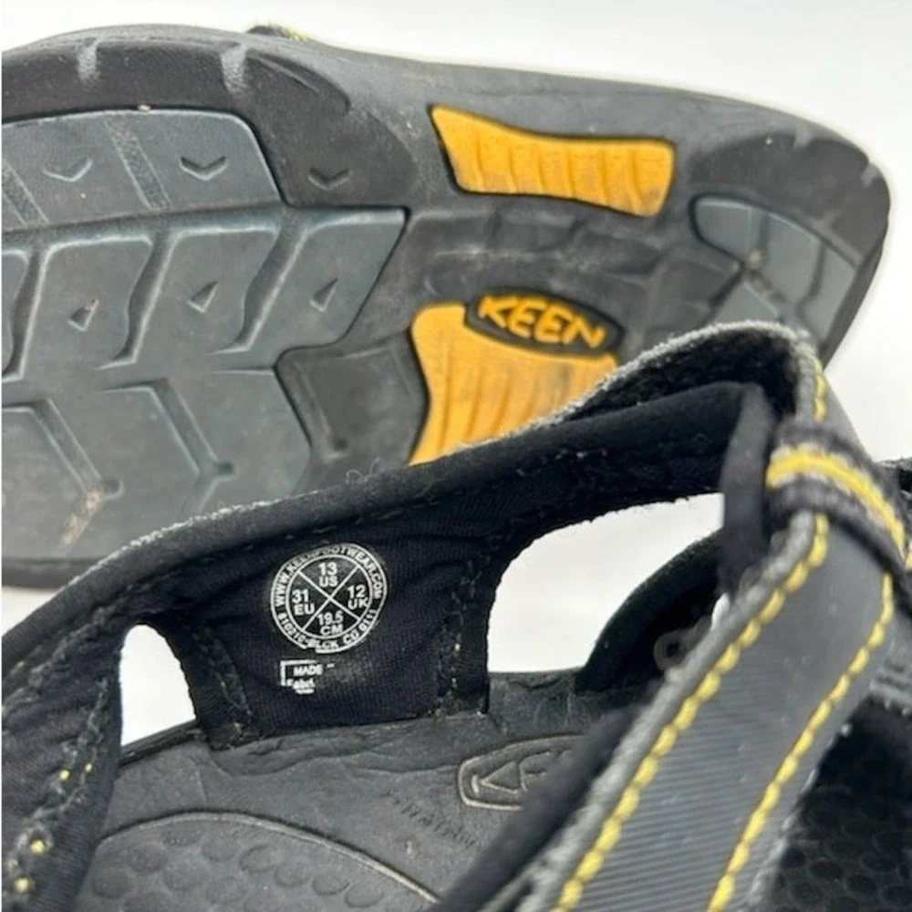 KEEN Youth Kids Size 13 US Newport H2 Water Sandals Black Yellow